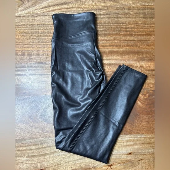 Spanx new with tags Faux Leather Leggings size Large - Picture 6 of 7